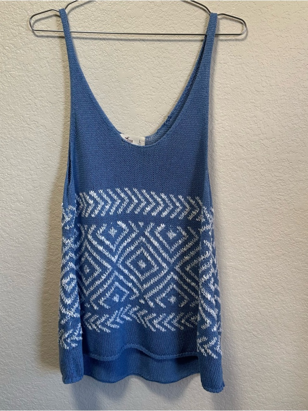 HOLLISTER Large Women’s KNITTED TANK TOP Cottage Knit Light Sky Blue and White